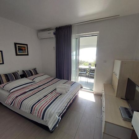 Villa Bratus Promajna Buitenkant foto