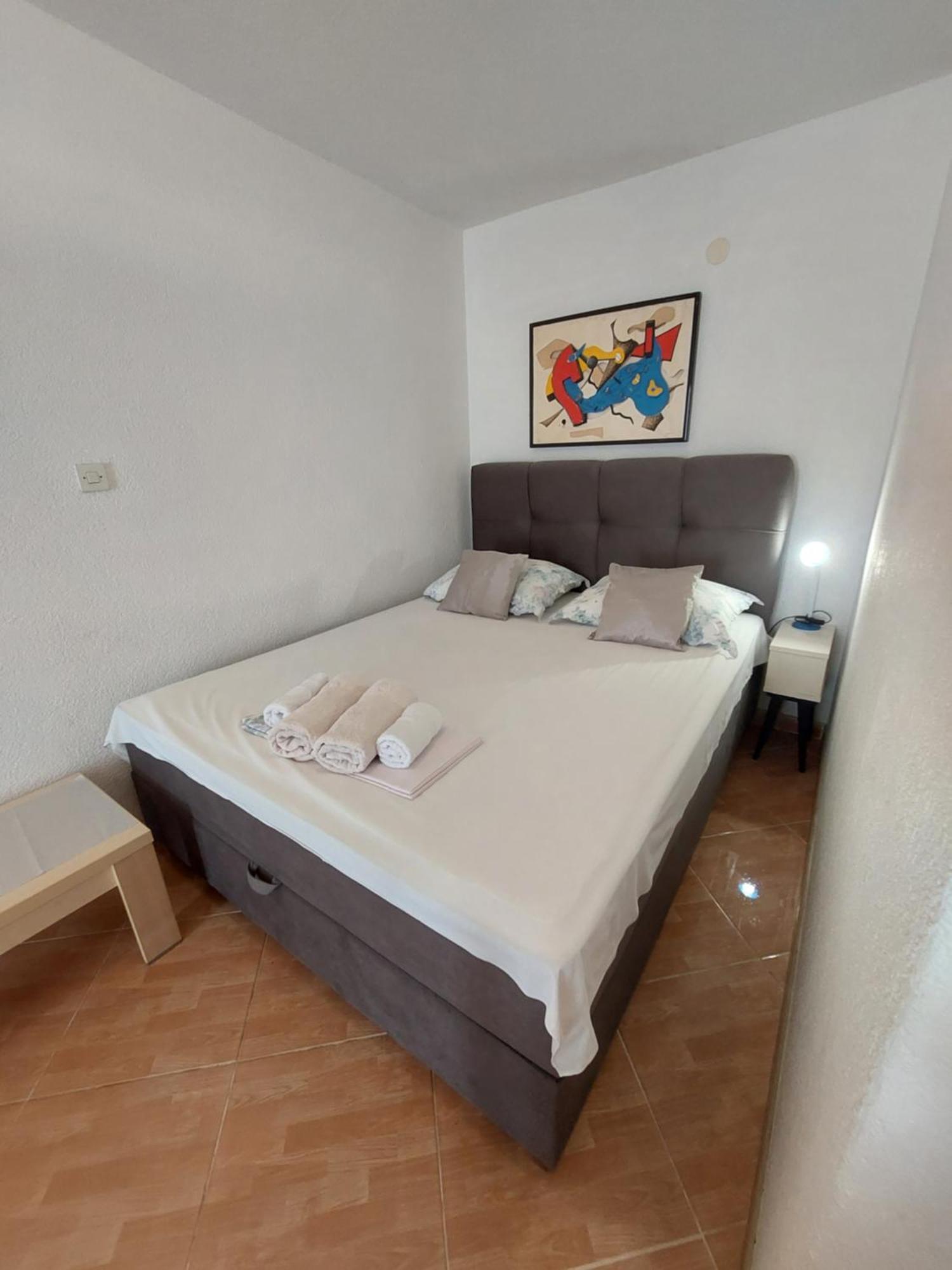 Villa Bratus Promajna Buitenkant foto