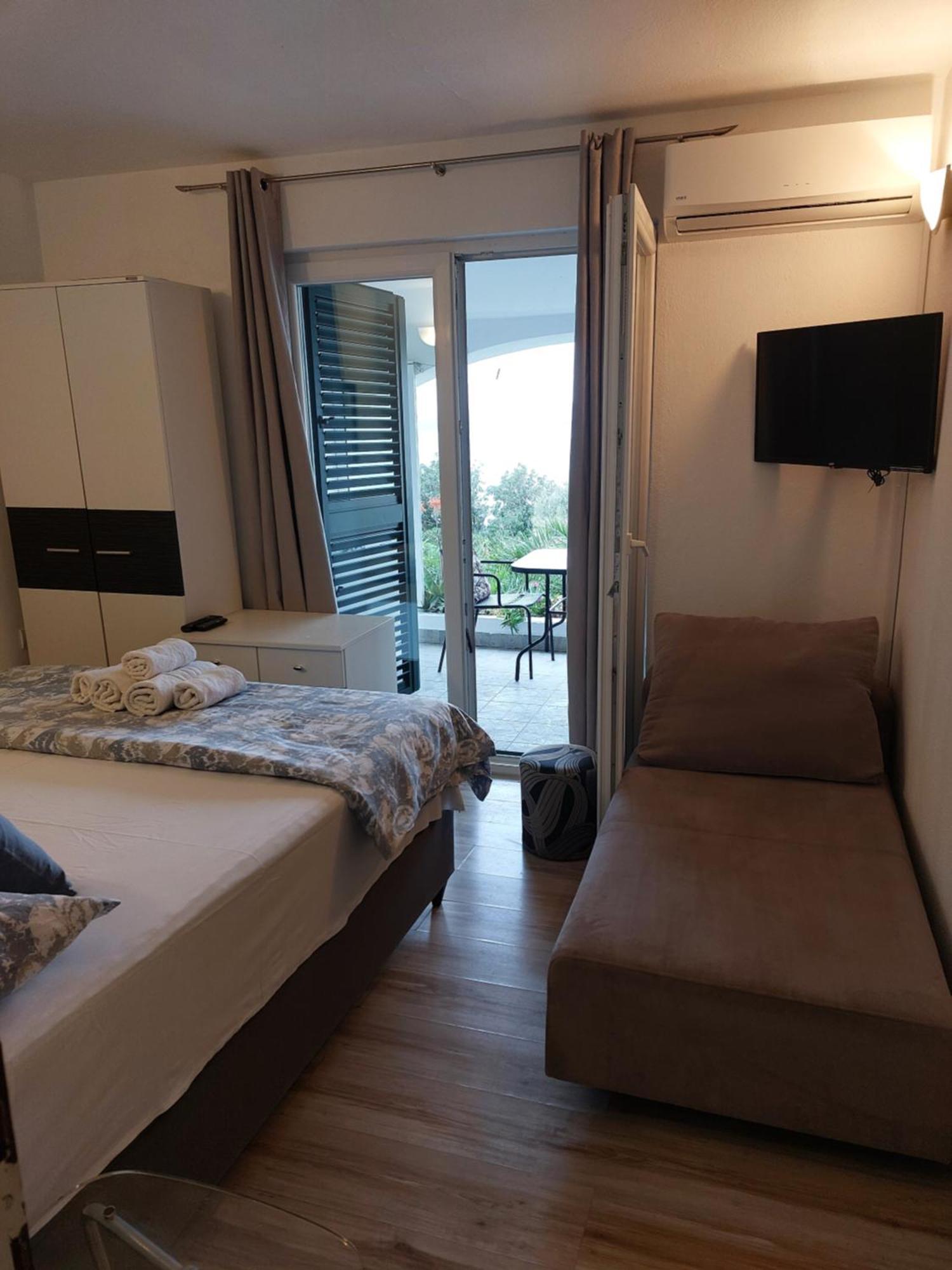 Villa Bratus Promajna Buitenkant foto